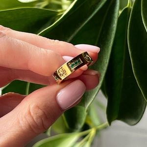 IceLink golden emerald ring